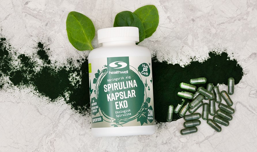 Organic spirulina in capsules.